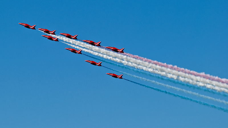103_Radom_Air Show_Red Arrows na British Aerospace Hawk T1.jpg